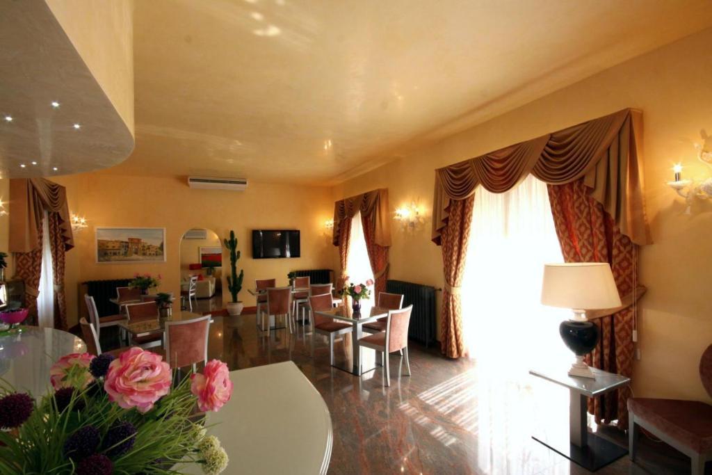 Sangallo Hotel Monte San Savino Eksteriør bilde
